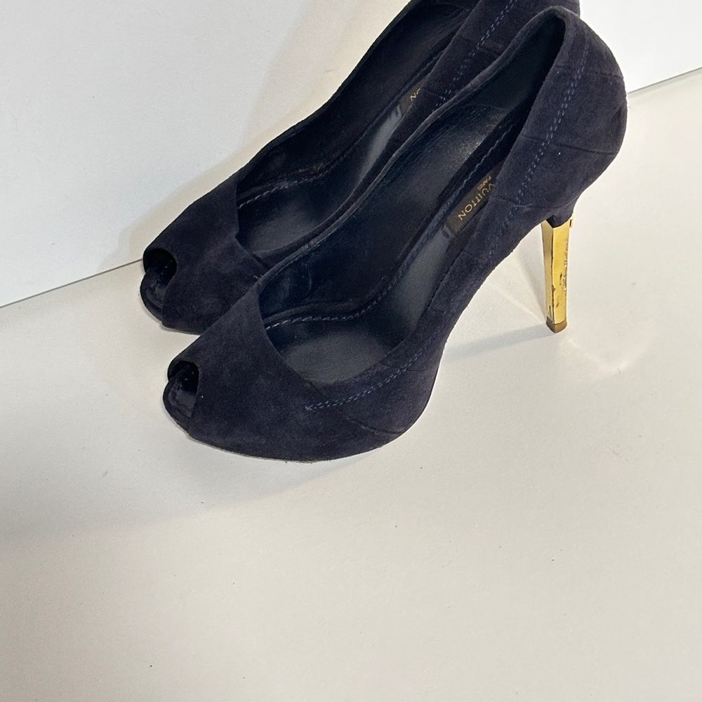 Louis Vuitton Black and Gold Peep-Toe Heels - Picture 16 of 16